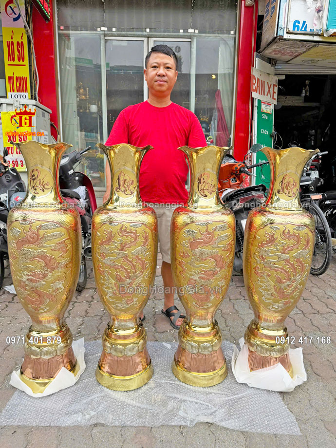 Nguyên liệu chế tác đôi lọ lộc bình là đồng cát tút với độ bền cao